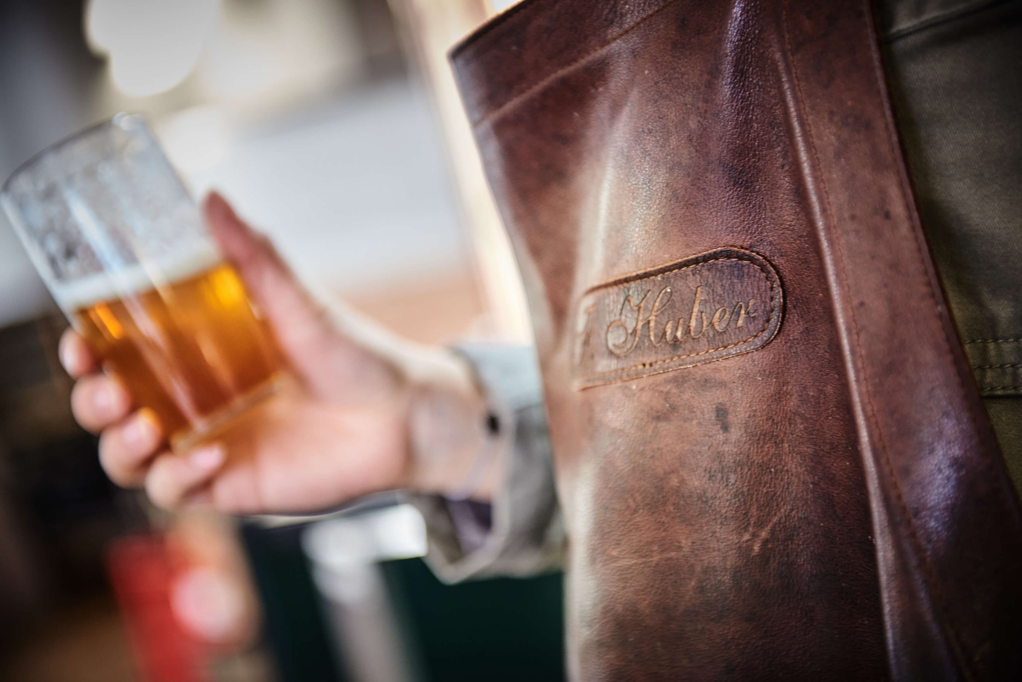 Brauerei Schürze F. Huber mit Bier